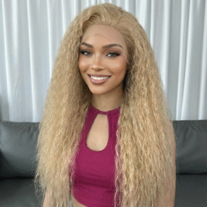 Perruque longue blond miel texturée Futura – 13x4